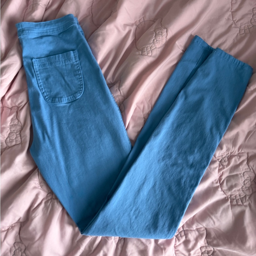 Blue high wasted jeans